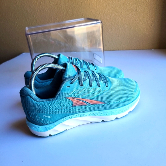 Altra Rivera 2 women Size 7 (New without box) - Picture 9 of 12
